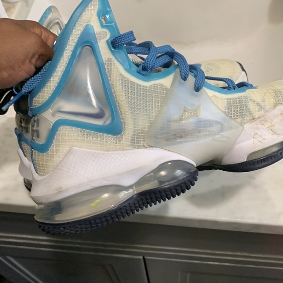 Nike lebron 19 chosen one shoes - Picture 5 of 12